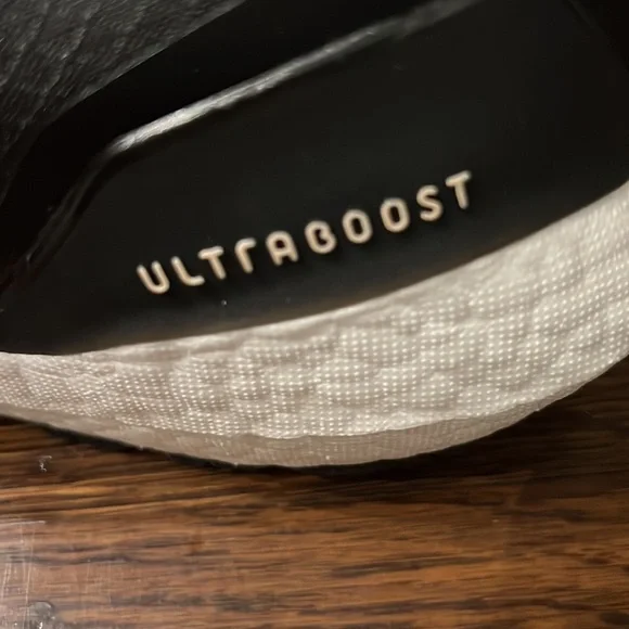 Adidas Gore-Tex Waterproof Membrane Ultraboost Shoe Men sz 10 black and green - Picture 3 of 7